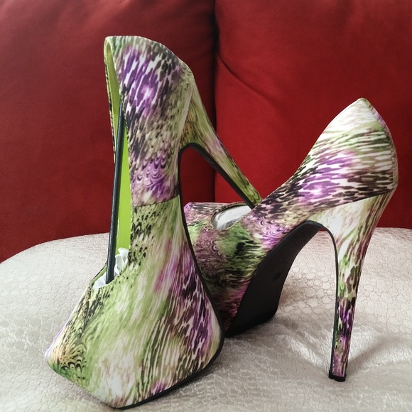 Green Multi-Print High Heel Platform Pump - Picture 1 of 1